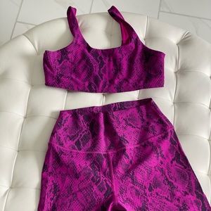 Alo Yoga fuschia snakeskin set